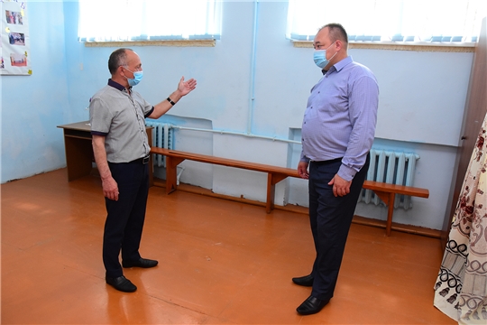 Глава администрации Ибресинского района Сергей Горбунов ознакомился с ходом ремонтных работ