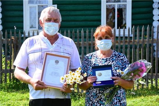 Семья Осиповых Станислава и Людмилы награждена общественной наградой – медалью «За любовь и верность»