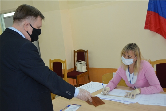 Михаил Анисимов проголосовал за внесение поправок в Конституцию России