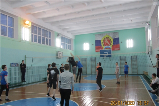 «Спорт вместо наркотиков»: стартовало первенство по волейболу среди школьных команд