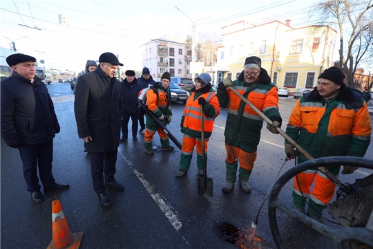 Алексей Ладыков поставил задачу по ямочному ремонту – увеличить производительность до 150 кв.м в день