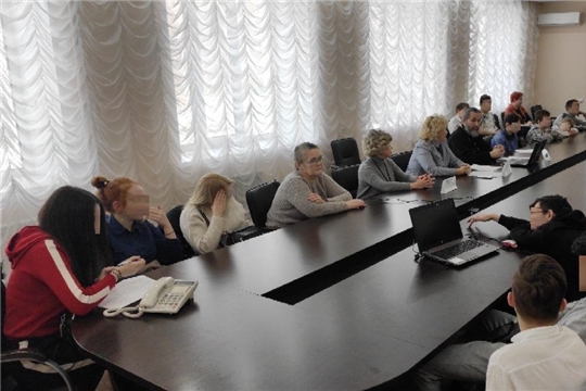 В администрации Калининского района г.Чебоксары проведен круглый стол на тему «Свобода и зависимость» с подростками, состоящими на учете в комиссии по делам несовершеннолетних и защите их прав