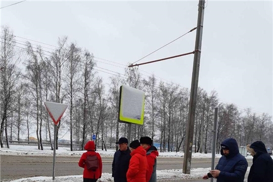 В Калининском районе провели еженедельный обход территории