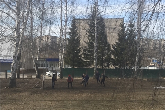 Дружеский футбольный матч между воспитанниками
