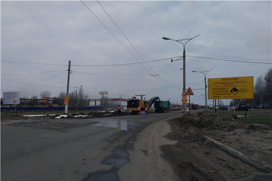 В городе Чебоксары продолжается замена бордюрных камней и ремонт тротуаров