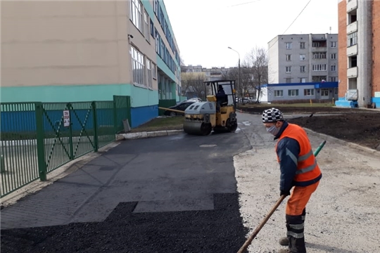 В городе Чебоксары продолжаются работы по ремонту дорог