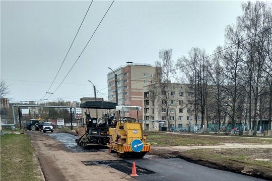 В городе Чебоксары продолжаются работы по ремонту дорог