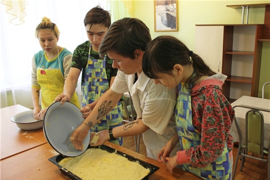 Кулинарное занятие по приготовлению королевской ватрушки