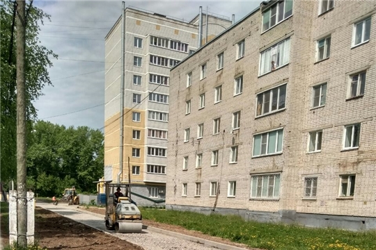 В городе Чебоксары продолжаются работы по ремонту дорог