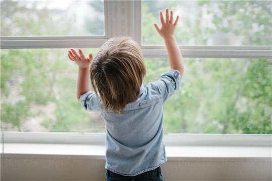 Открытое окно – опасность для ребенка