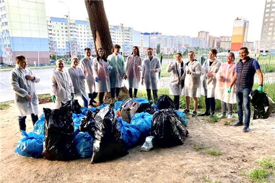 В Бауманском лесу города Чебоксары провели "Чистый четверг"