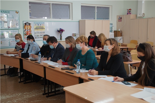Состоялось выездное заседание комиссии по делам несовершеннолетних и защите их прав в МБОУ «СОШ №55» города Чебоксары