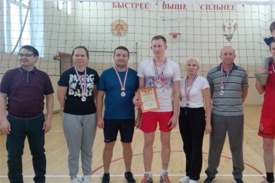 В деревне Новые Шальтямы прошел турнир семейного волейбола