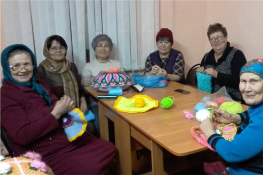 Рукоделие - дело серьезное: в Сядоргасирминском сельском клубе состоялось очередное занятие клуба "Односельчане"