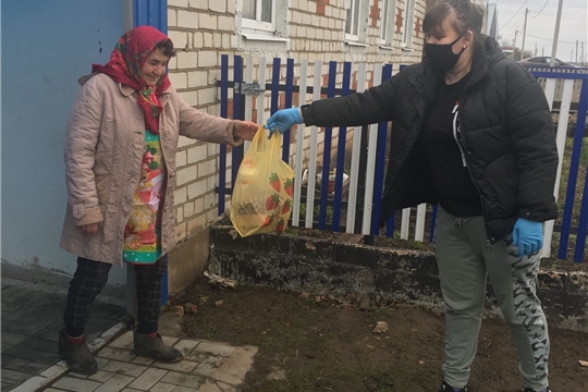 Под пристальным вниманием активистов и волонтеров района - пожилые граждане