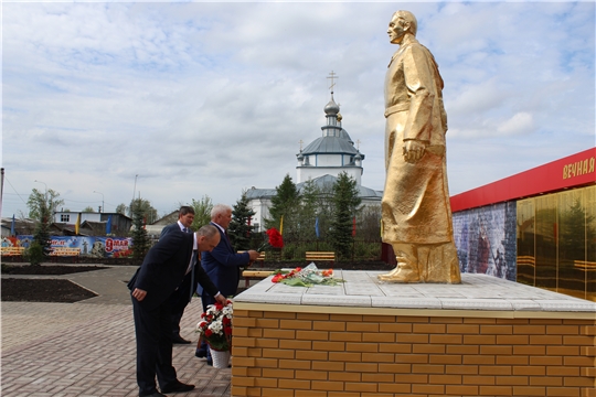 Глава администрации Канашского района В.Н. Степанов  - на торжественных мероприятиях в честь Дня Победы