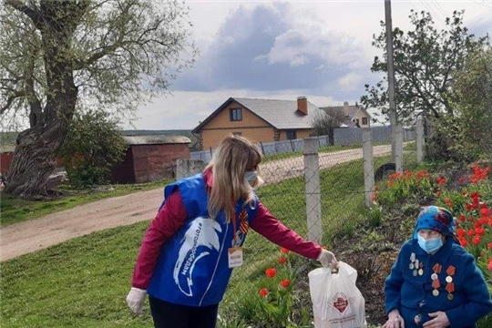 486 маломобильным селянам и 237 труженикам тыла Канашского района  вручены праздничные продуктовые наборы