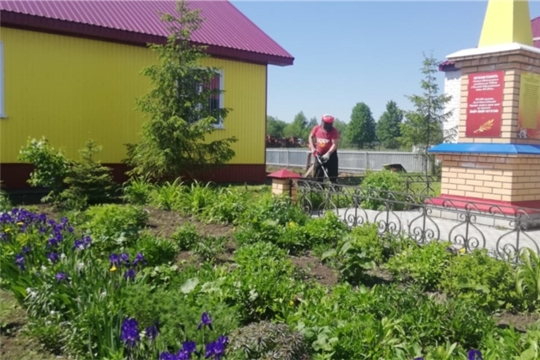 Культорганизатор Маякского сельского клуба провела субботник