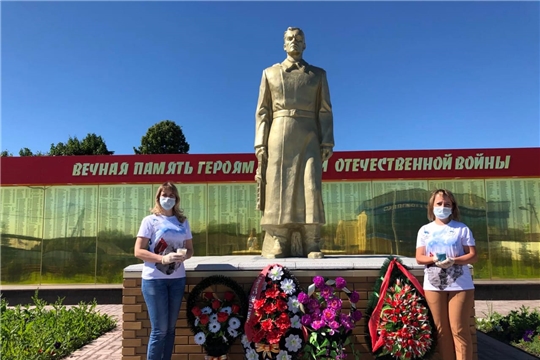 В рамках Года памяти и славы волонтеры Победы Канашского района присоединились к акции "Свеча Памяти"