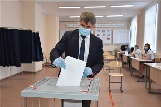 Врио Главы Чувашии Олег Николаев проголосовал за внесение поправок в Конституцию РФ