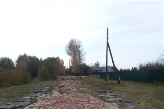 В селе Вутабоси проводился очередной ремонт грунтовой дороги из строительных отходов