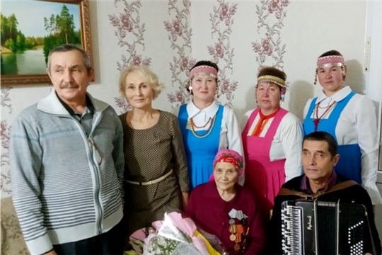 Поздравили с 90-летием Иванову В.Ф.