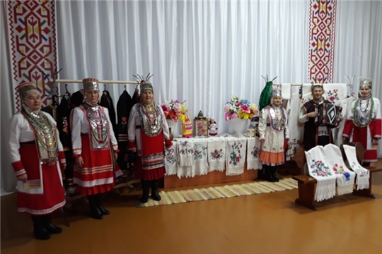 Чӳк уйӗхӗн 20-мӗшӗнче Ямашри культура çумĕнчи «Ямаш ен» фольклор ушкăнĕ те «Илемлĕ, Илемлĕ» юрӑ юрласа-ташласа савăнчĕç