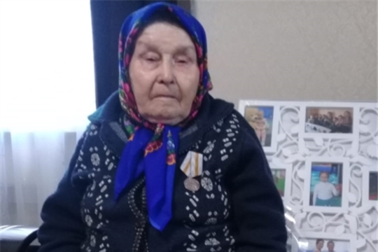 90-летняя Васильева Мария Степановна из дер.Малдыкасы - бабушка 8 внуков и 7 правнуков