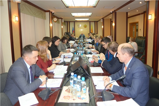 Вячеслав Рафинов провел заседание Комитета по социальной политике и национальным вопросам