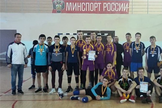 Традиционный турнир по волейболу среди учащихся общеобразовательных школ памяти Ф.Б. Мамуткина выявил сильнейших