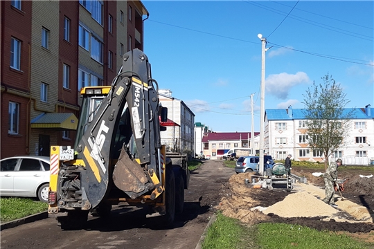 В селе Комсомольское начались работы по благоустройству дворовой территории домов 8-12 мкрн. И.Кабалина