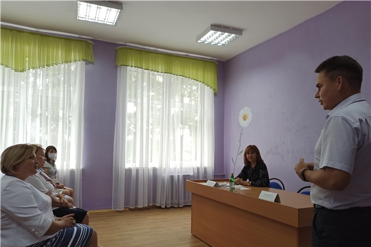 Министр труда Алена Елизарова посетила Козловский район