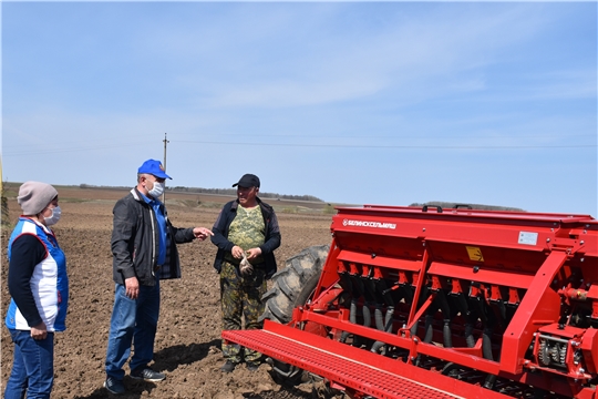 Глава администрации района А.Н. Кузнецов ознакомился с ходом весенне-полевых работ