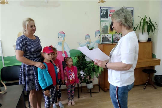 Замещающая семья Н.В. Яковлевой заняла 1 место в номинации «Мои любимые стихи» конкурса чтецов «Детство - прекрасная пора»