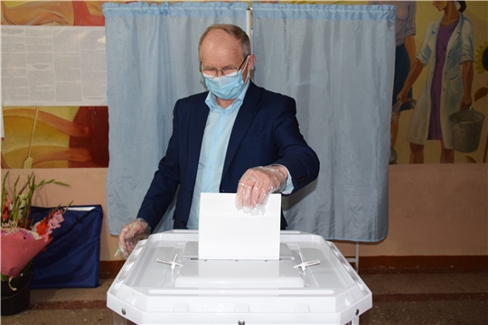 Глава администрации Красночетайского района принял участие в голосовании по выборам Главы Чувашской Республики и в органы местного самоуправления