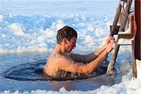 Правила поведения при купании в водоёмах и в проруби в Крещение