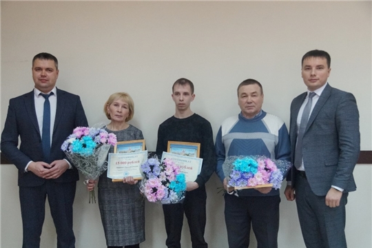 В Ленинском районе состоялось награждение победителей конкурса «Лучший дворник» за январь