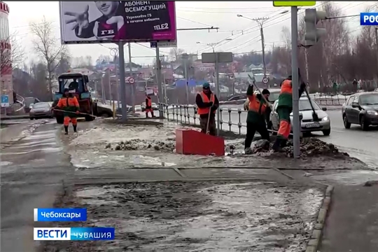 Алексей Ладыков призвал городские службы тщательнее убирать Чебоксары после зимы