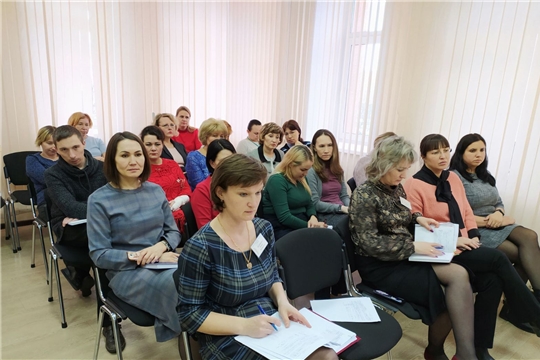 В Ленинском районе состоялось семинарское занятие с муниципальными служащими