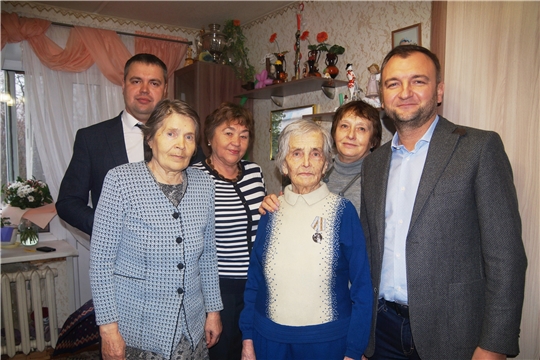 В Ленинском районе поздравили ветерана со 100-летием и вручили юбилейную  медаль «75 лет Победы в Великой Отечественной войне 1941-1945 гг.»