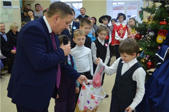 В Мариинско-Посадском районе прошла благотворительная акция "Елка желаний"