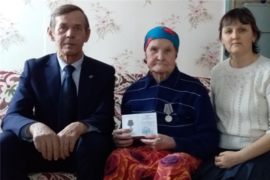 В Мариинско-Посадском районе продолжаются награждения ветеранов войны и тружеников тыла юбилейными медалями