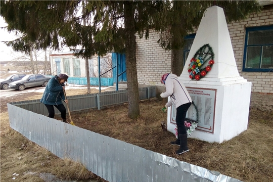 Благоустройство памятников продолжается