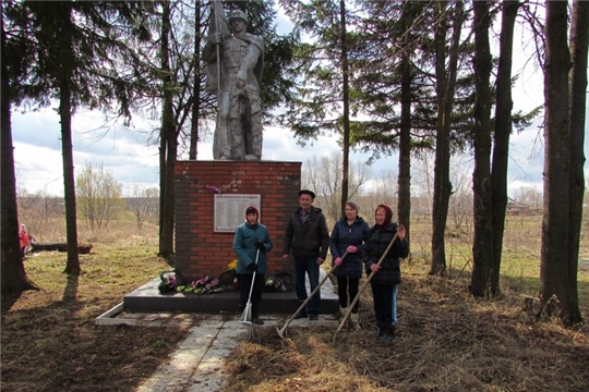 «К 75-летию Победы – 75 добрых дел» работники культуры провели субботник