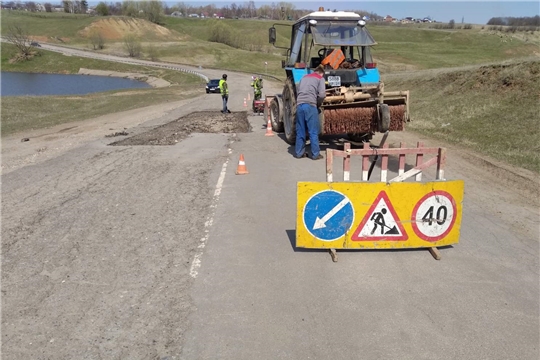 В Мариинско-Посадском районе  проводятся работы по содержанию дорог