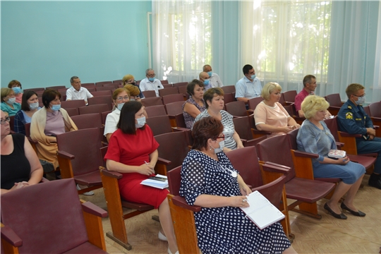 Владимир Мустаев провел еженедельное совещание