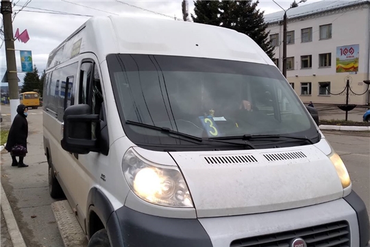 В Мариинско-Посадском районе проверили пассажиров и водителей общественного транспорта на соблюдение масочного режима