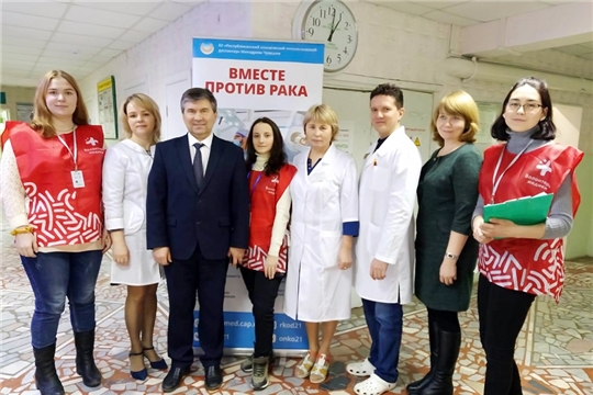 Выездная бригада онкодиспансера провела прием пациентов и обучающие семинары в Красночетайском районе
