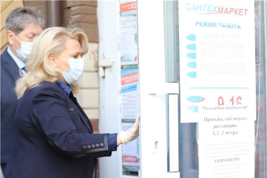 Рабочая группа по борьбе с коронавирусом выявила нарушения санитарных норм в магазинах Алатыря