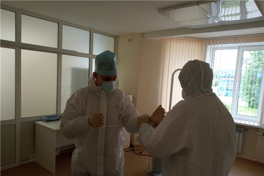 Сотрудники Канашского стоматологического отделения на передовой борьбы с коронавирусной инфекцией